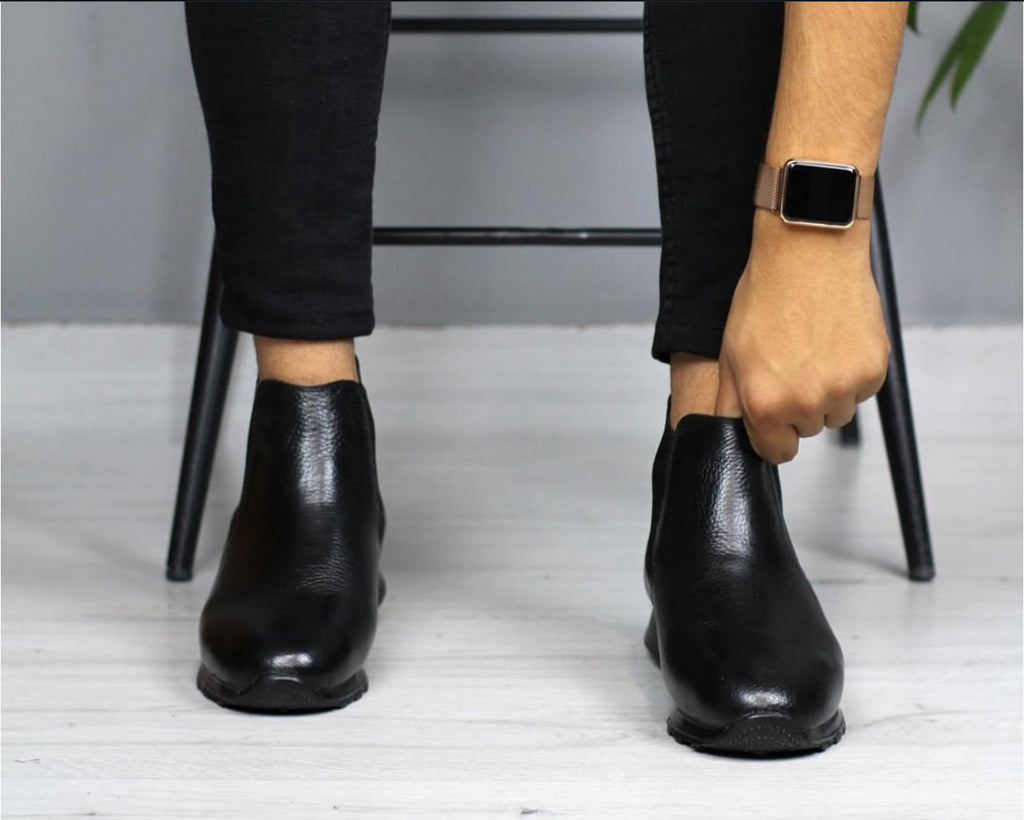 0020 SİYAH ERKEK DERİ BOT